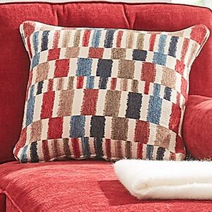 Lively stripped accent pillows set of 2 ✨💫🛌
